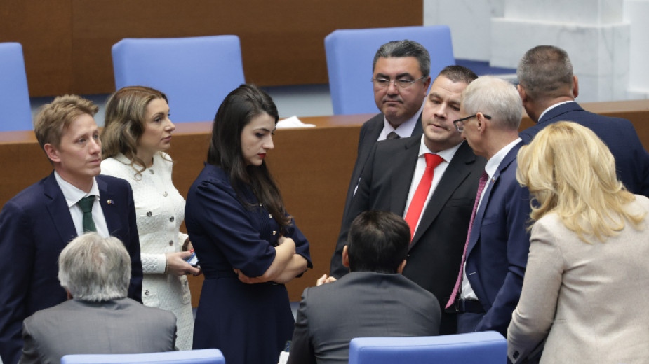 Народните представители не успяха да изберат председател на 51 ото Народно