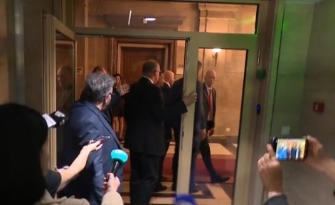 Бой в парламента между Манол Пейков от ПП ДБ и Славчо Крумов