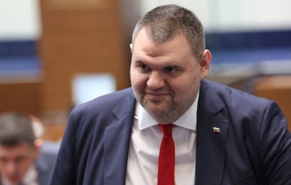 Лидерът на ДПС Ново начало Делян Пеевски отново призова за нови