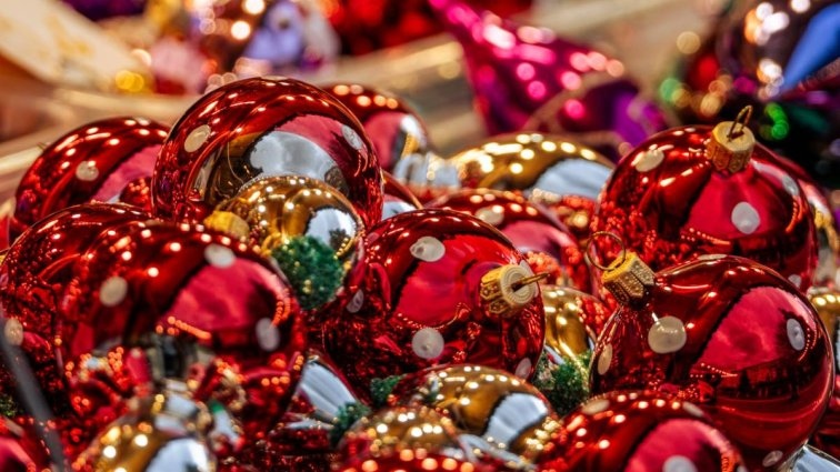 Опасна и токсична коледна украса залива пазара у нас дни