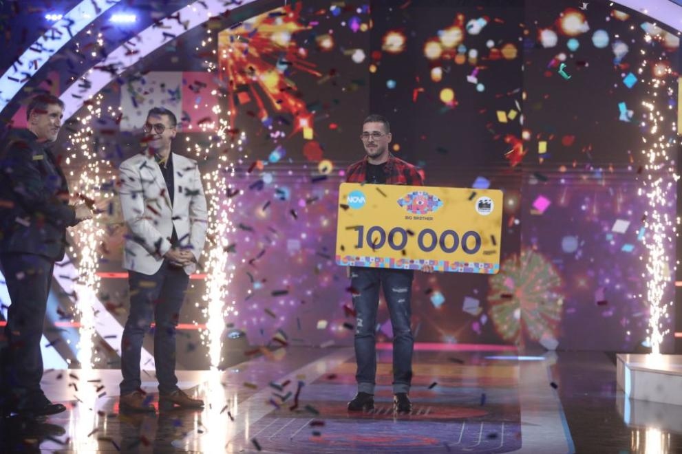 Възпитаникът на Семинарията и фризьор по професия Марио Тодоров грабна