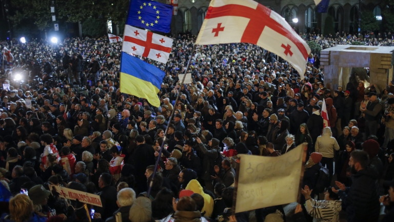 Демонстранти се събраха в събота за трета поредна вечер на