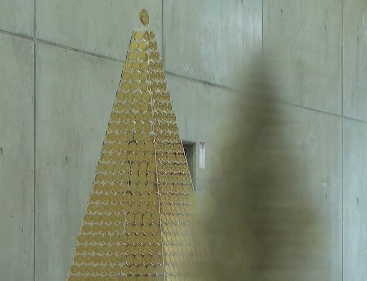 В германския град Мюнхен показаха най скъпата коледна елха в Европа