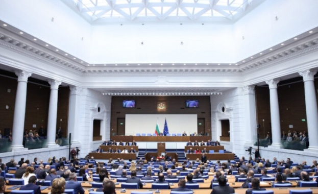 След 26 дни първо заседание и рекордни 11 опита Народното
