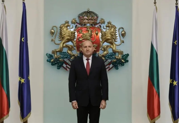 Държавният глава Румен Радев е на работно посещение във Френската