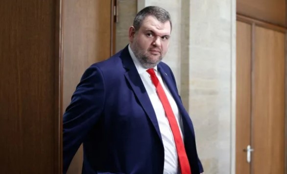 За пореден път Румен Радев наруши Конституцията коментира пред журналисти