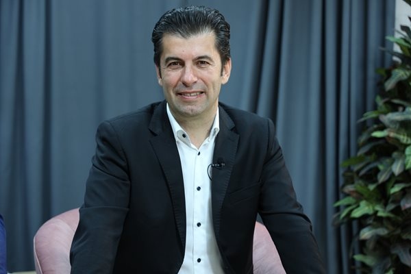 Спешна покана за среща от Продължаваме промяната са получили всички