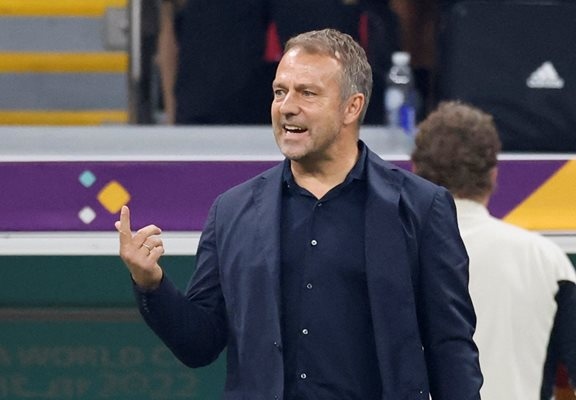 Треньорът на Барселона Ханзи Флик е наказан за следващите