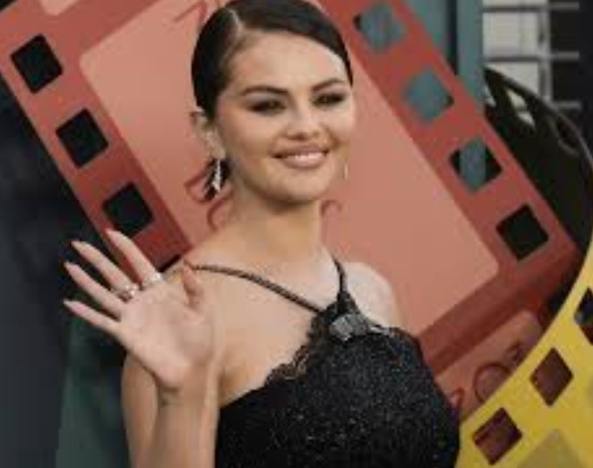 Селена Гомес и Бени Бланко се сгодиха и на фона на