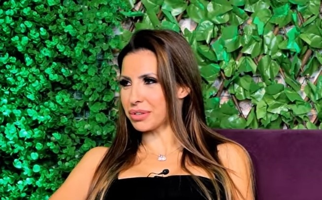 Станалата популярна като Голата кметица Диана Габровска отново напомни