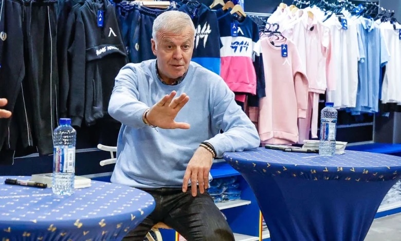 Левски търси под дърво и камък нов треньор и се