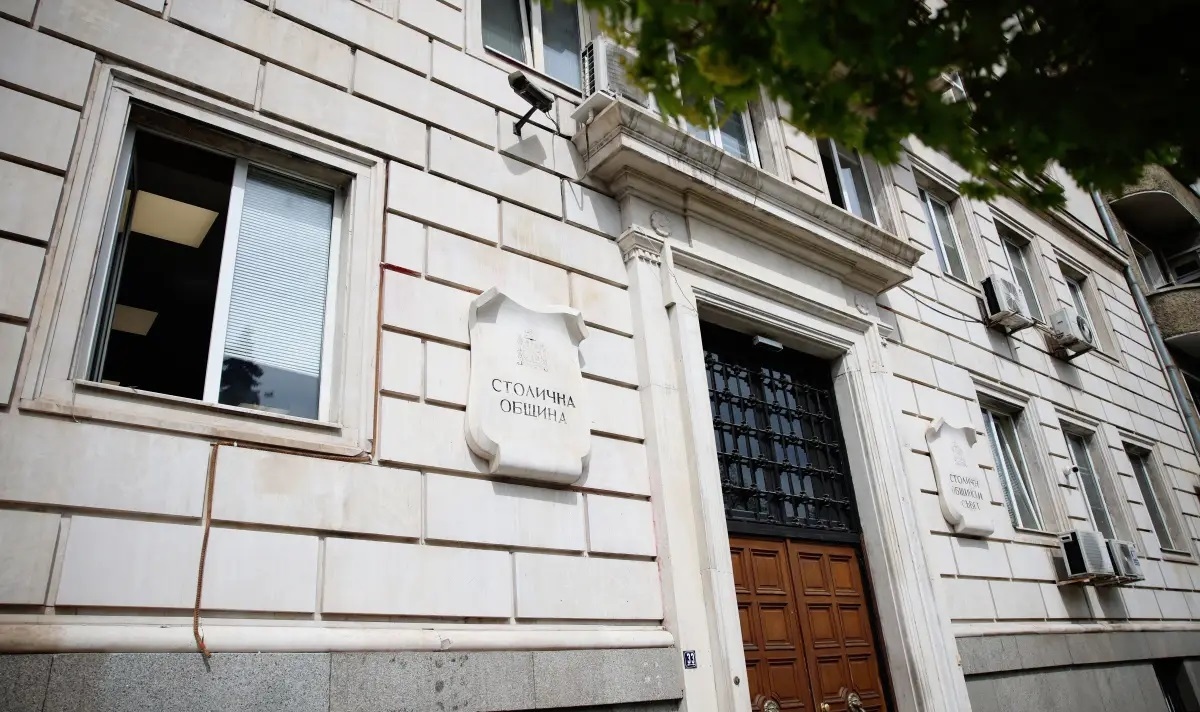 Шест часа от 10 00 до 16 00 ч продължиха преговорите