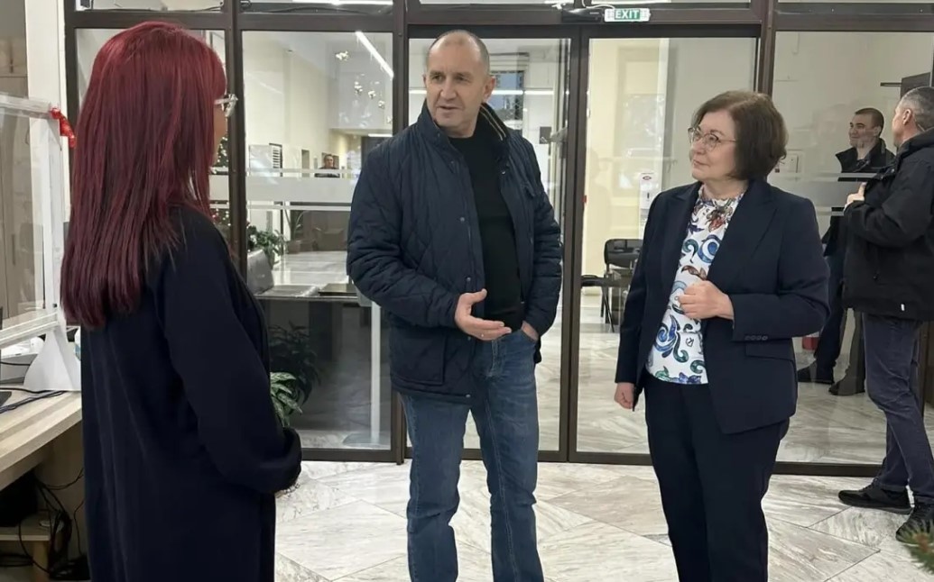 Президентът Румен Радев с изненадващо посещение в Троян Това съобщи