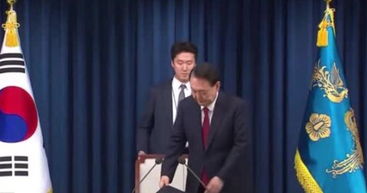 Драматичен опит за арест на отстранения южнокорейски президент Припомняме че