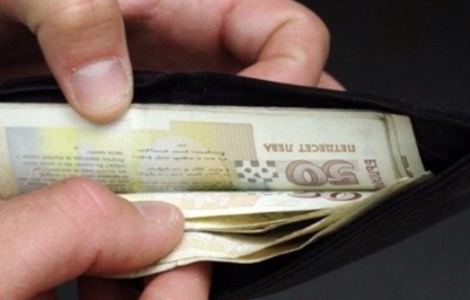 Безпрецедентно годината започва с две различни минимални заплати у