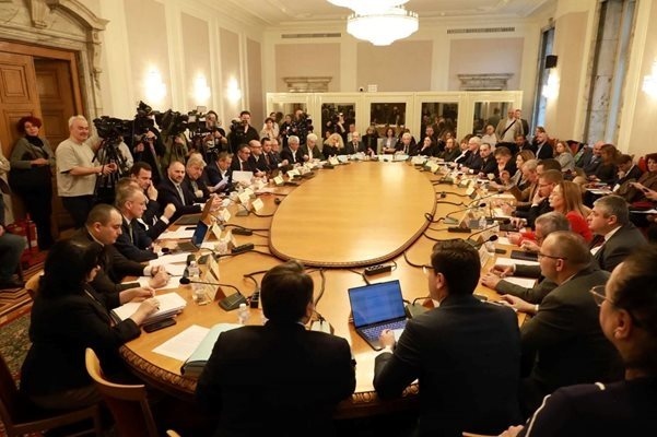 Както 24 часа писа ГЕРБ СДС ДБ БСП и ИТН възобновяват