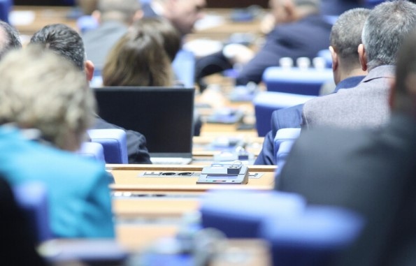 Трима народни представители Радостин Василев от МЕЧ Ангел Георгиев