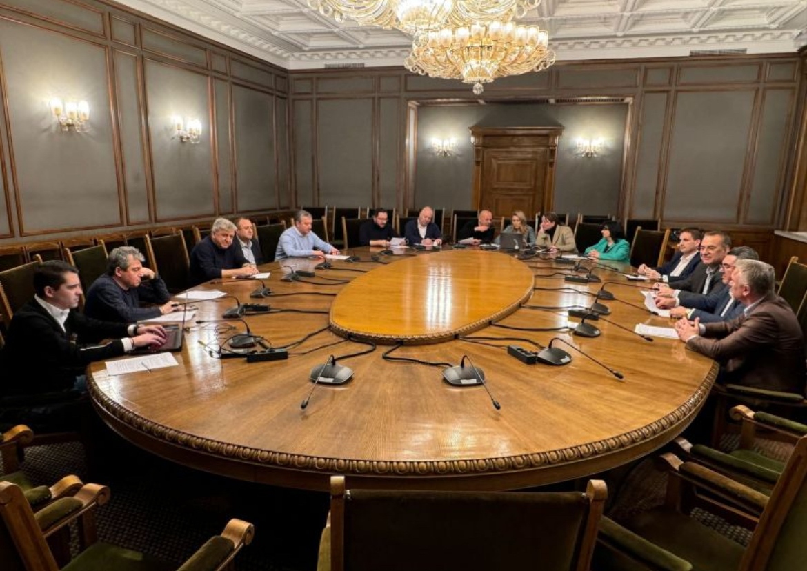 По всичко изглежда че ще има редовно правителство  
Преди минути от пресцентъра