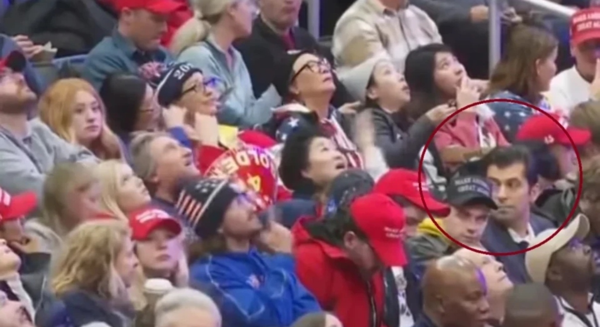 Не му върви на Кики с публичността Особено напоследък Това