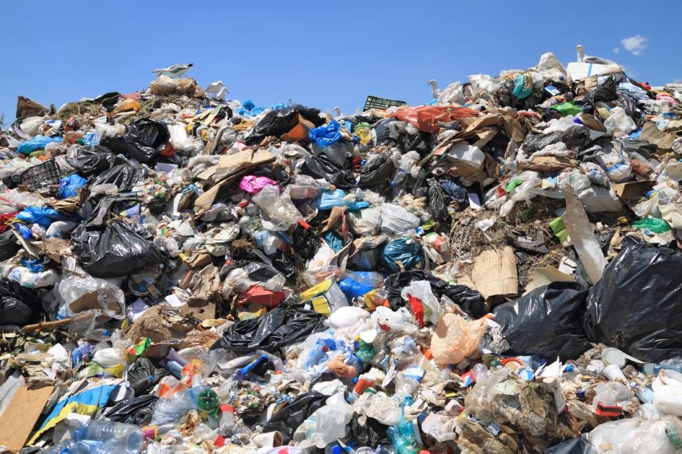 Столичната община продължава събирането на опасни отпадъци от домакинствата през