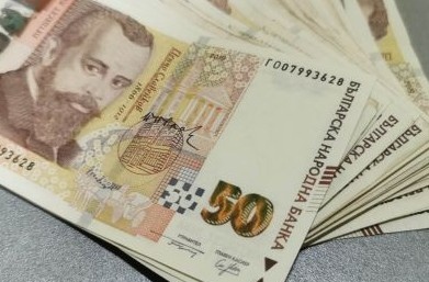 Цели 73 процента от българите не спестяват пари показва актуално