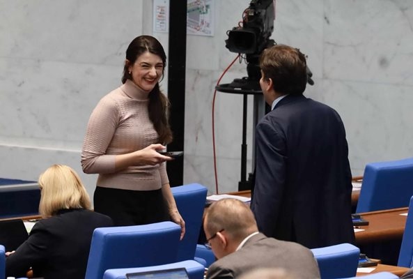 ПП ДБ внася в парламента законопроект за премахване на комунистическите паметници Депозираме