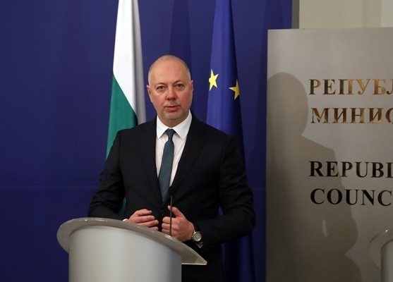 Министър председателят Росен Желязковразпредели между тримата вицепремиери функциите по координация на общата