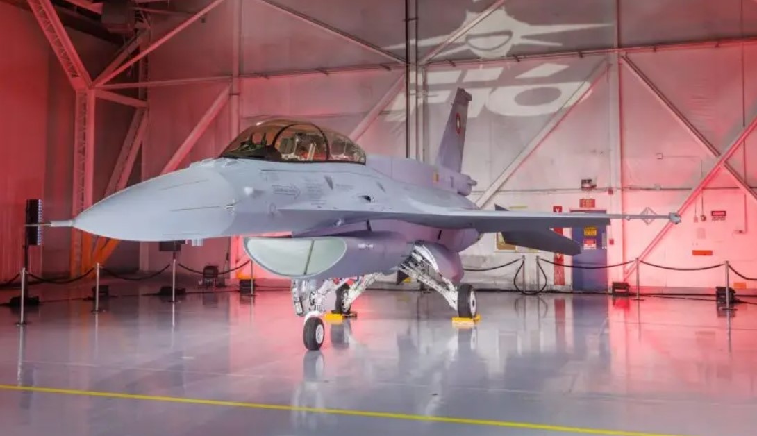 България получи първия самолет F 16 Block 70 в производствената база