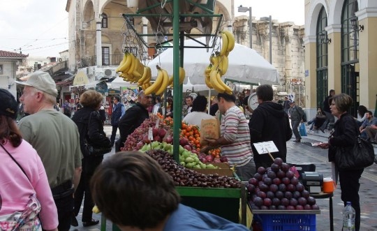 2 3 от гърците твърдят че доходите им не покриват нуждите