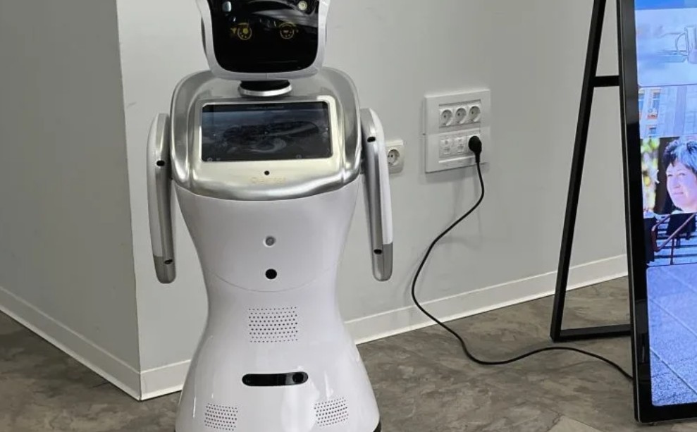 Това е Алма Тя е първият дигитален сътрудник с изкуствен