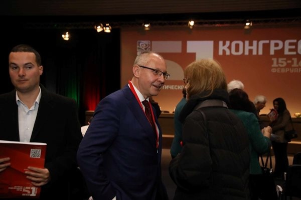 Сергей Станишев се оттегли от битката за лидер на БСП Това