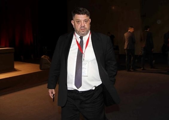 Атанас Зафиров е новият председател на БСП Балотажът се проточи