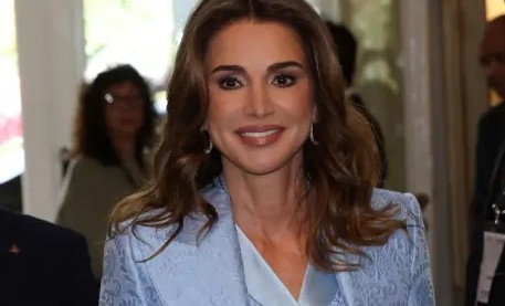 Принцеса Иман от Йордания посрещна първото си дете което споделя