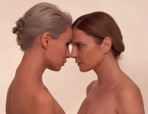 Звездите Теодора Духовникова и Радина Кърджилова лъснаха чисто голи на