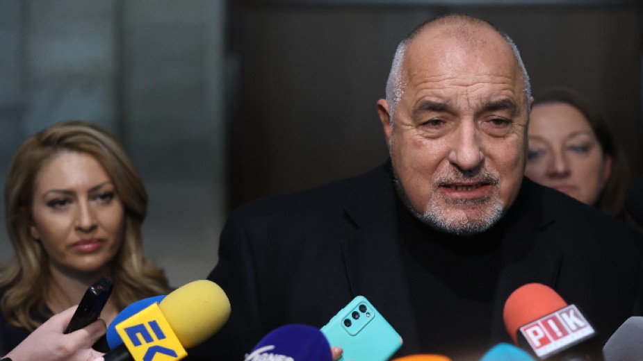 Лидерът на ГЕРБ Бойко Борисов обясни че в проектобюджета има