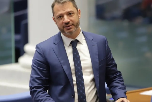 Увеличението на заплатите в МВР и Министерството на отбраната не