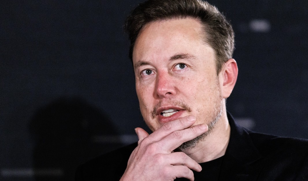 Илон Мъск определи председателя на Конституционния съд на Румъния като