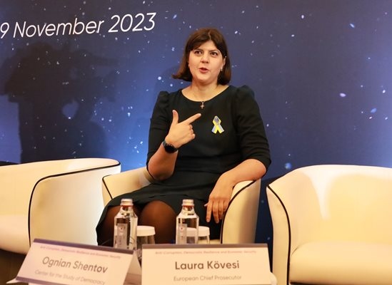 Директор на училище е арестуван с 10 хил лв подкуп