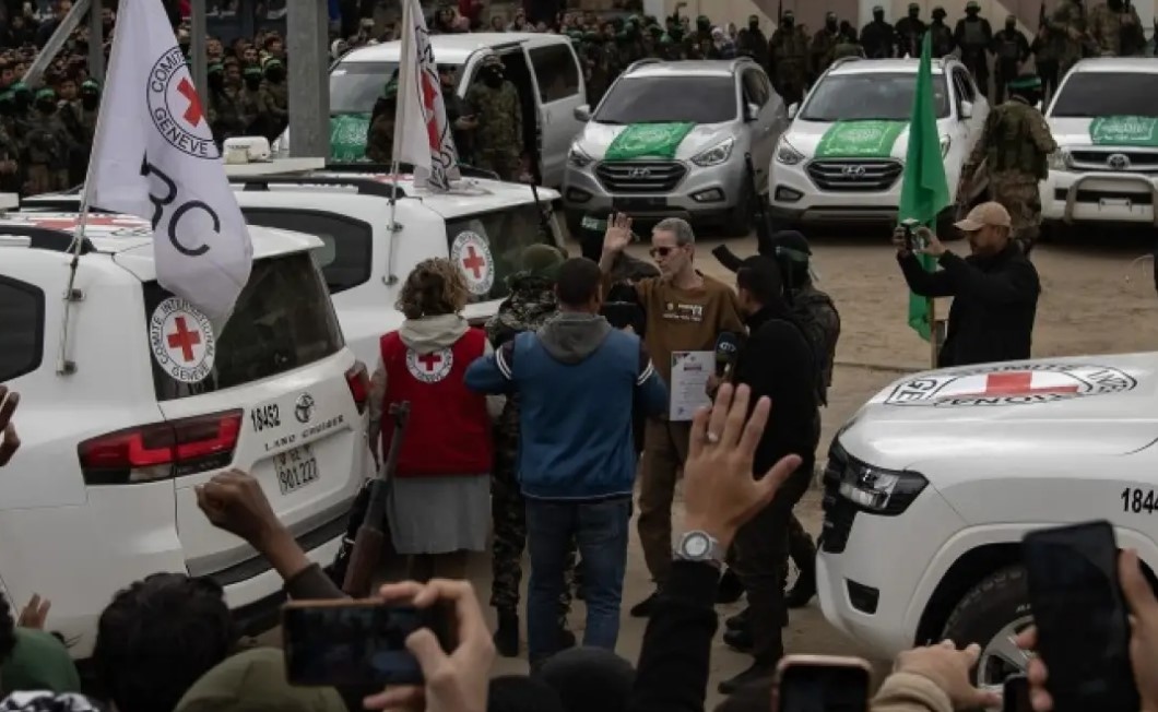 Двама израелски заложници държани в Газа Авера Менгисту и Тал