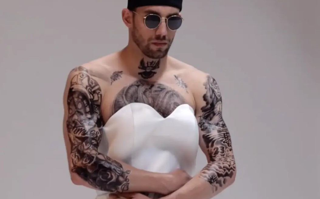 Ергенът Виктор Русинов предизвика сензация в социалните мрежи със скандална