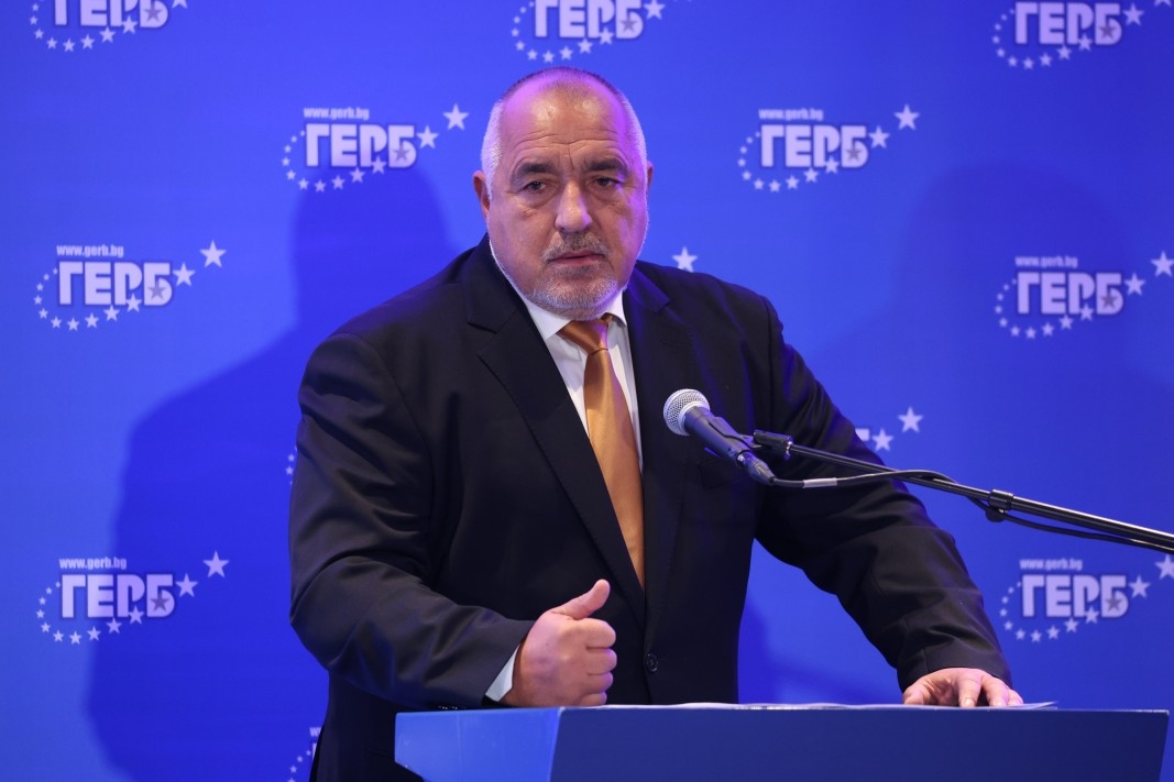 Аз не давам нищо защото съм само един депутат Има