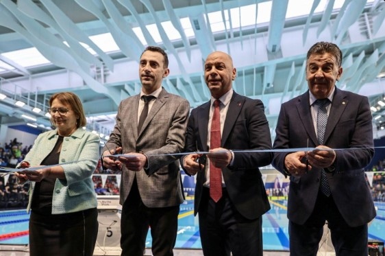 България вече разполага с нов и единствен най модерeн плувен комплекс