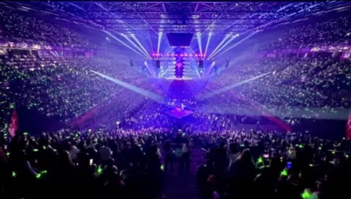 Историята е написана 30 000 души в Арена София бяха