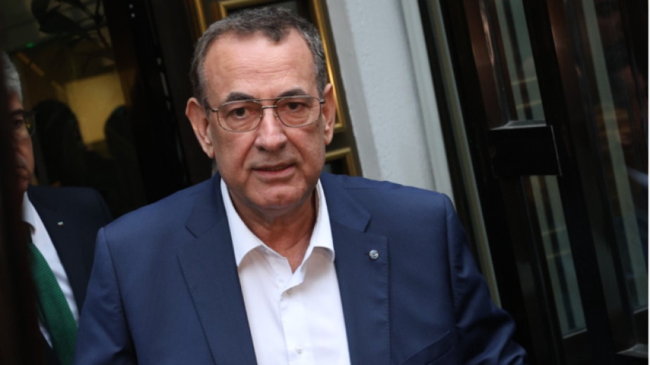 Председателят на парламентарната група на ДПС –ДПС Джевдет Чакъров заплаши