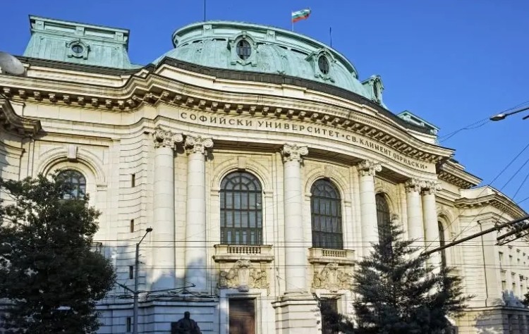 Днес започна приемът на заявления за явяване на изпити за