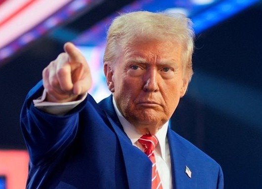 Ден след назначаването на кечистка за министър на образованието президентът