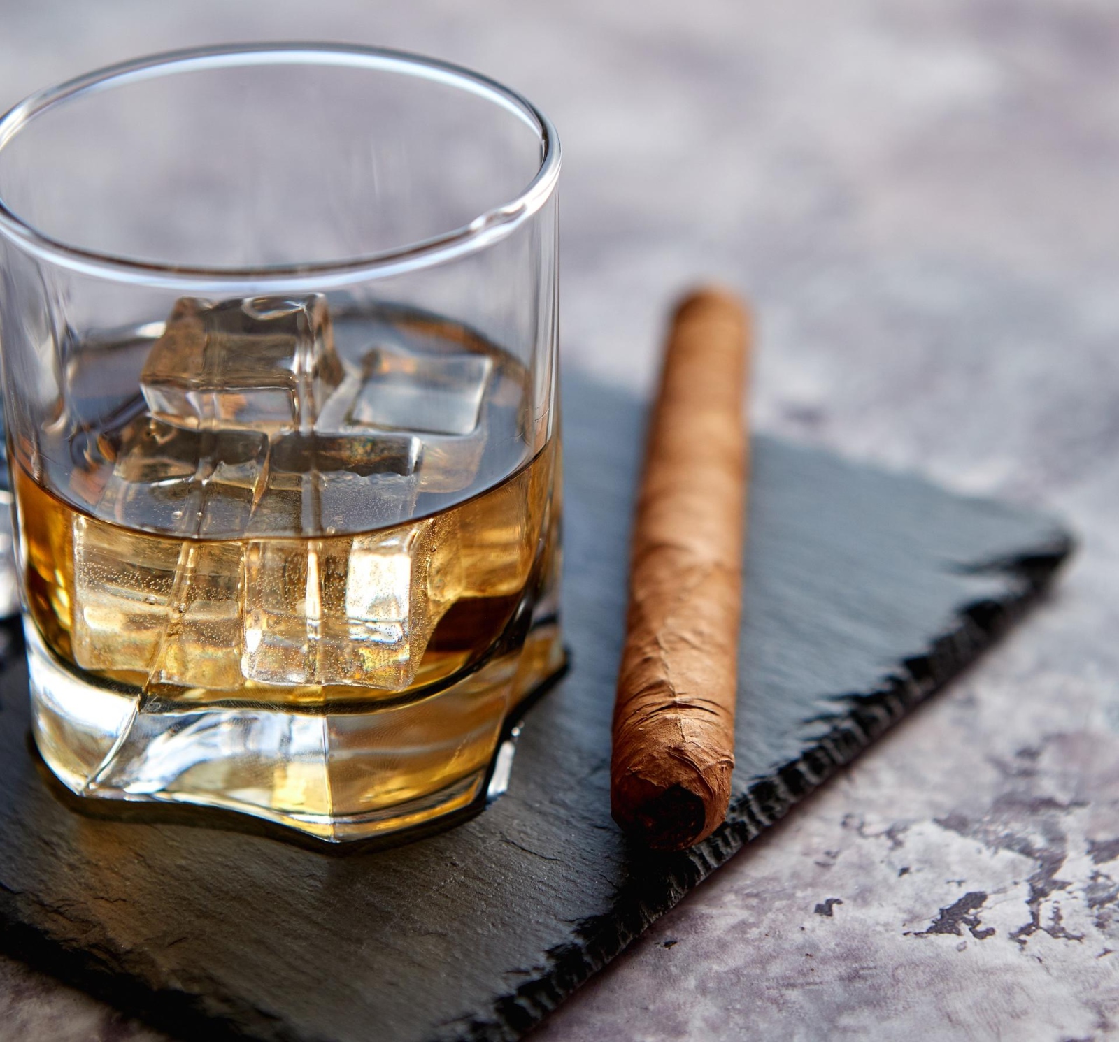 Няколко канадски провинции включително Онтарио и Квебек забраниха продажбата на