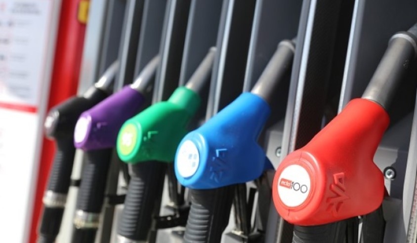 Спадът на цените на петрола на международните пазари вероятно ще