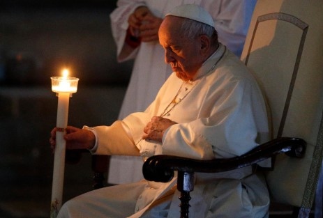 Папа Франциск който от близо три седмици се бори с