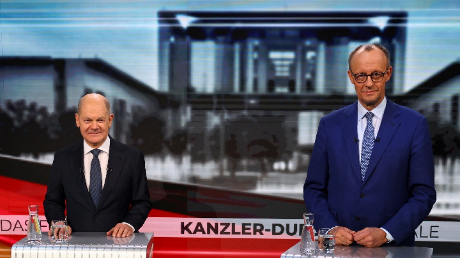 Двете най големи германски партии консервативният Християндемократически съюз и социалдемократическата